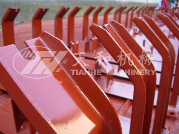 Forward support frame